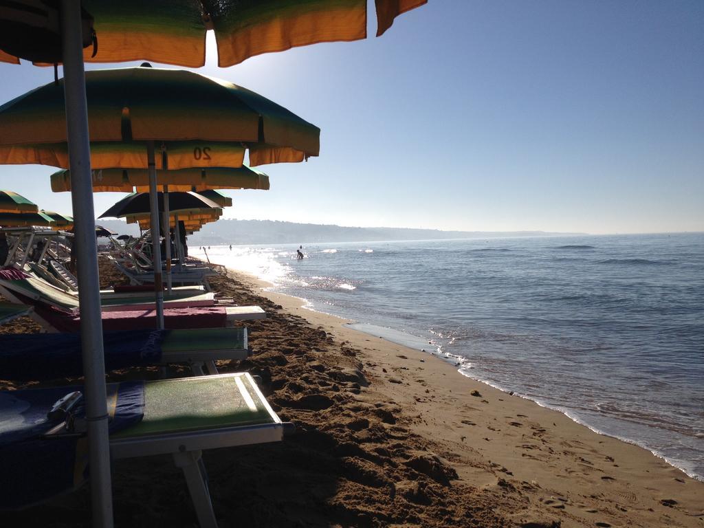 Contrada Borgin Bed & Breakfast Marina Di Pescoluse Bagian luar foto