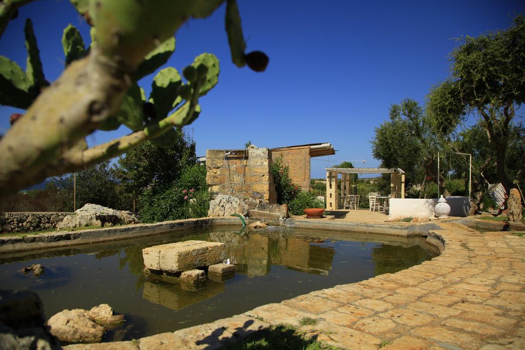 Contrada Borgin Bed & Breakfast Marina Di Pescoluse Bagian luar foto