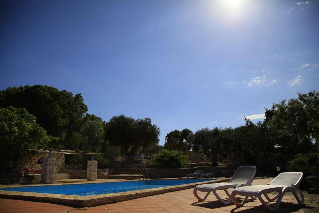 Contrada Borgin Bed & Breakfast Marina Di Pescoluse Bagian luar foto
