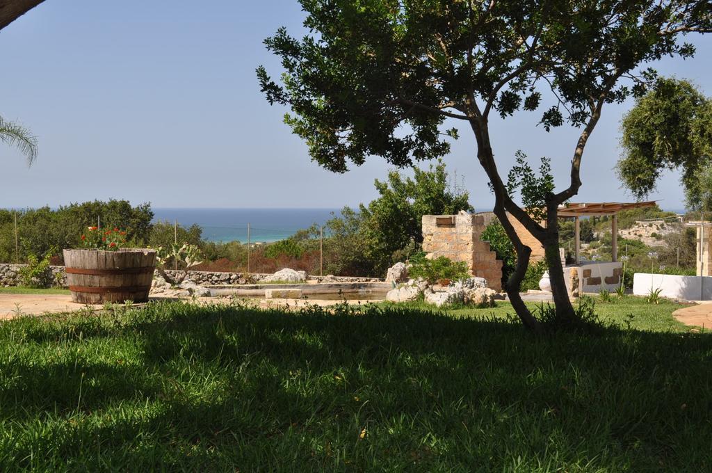 Contrada Borgin Bed & Breakfast Marina Di Pescoluse Bagian luar foto